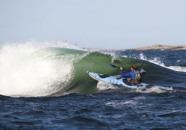 Whisky16 nigel foster surfs kayak in Sweden